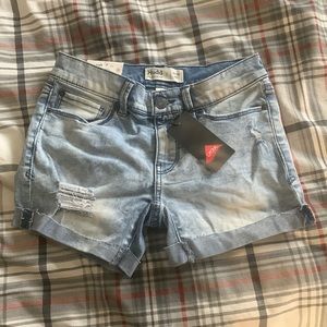 Jean shorts, acid wash